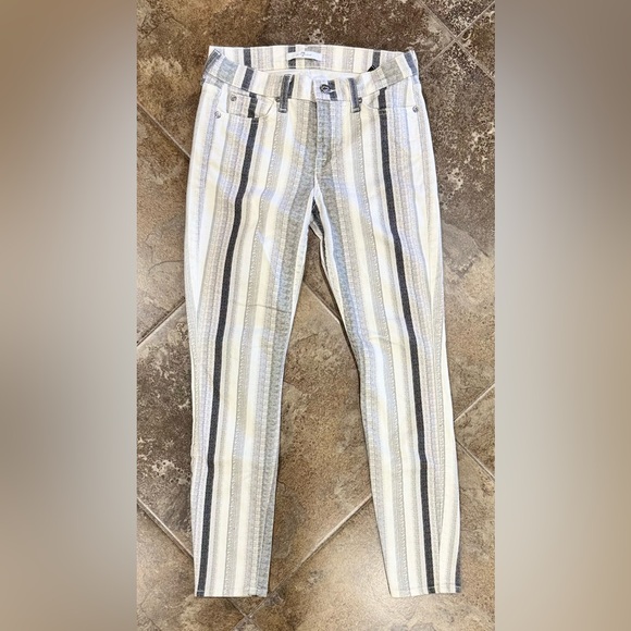 7 For All Mankind Stripes Skinny Jeans. Gray & white stripes. Size 25 - Picture 1 of 5